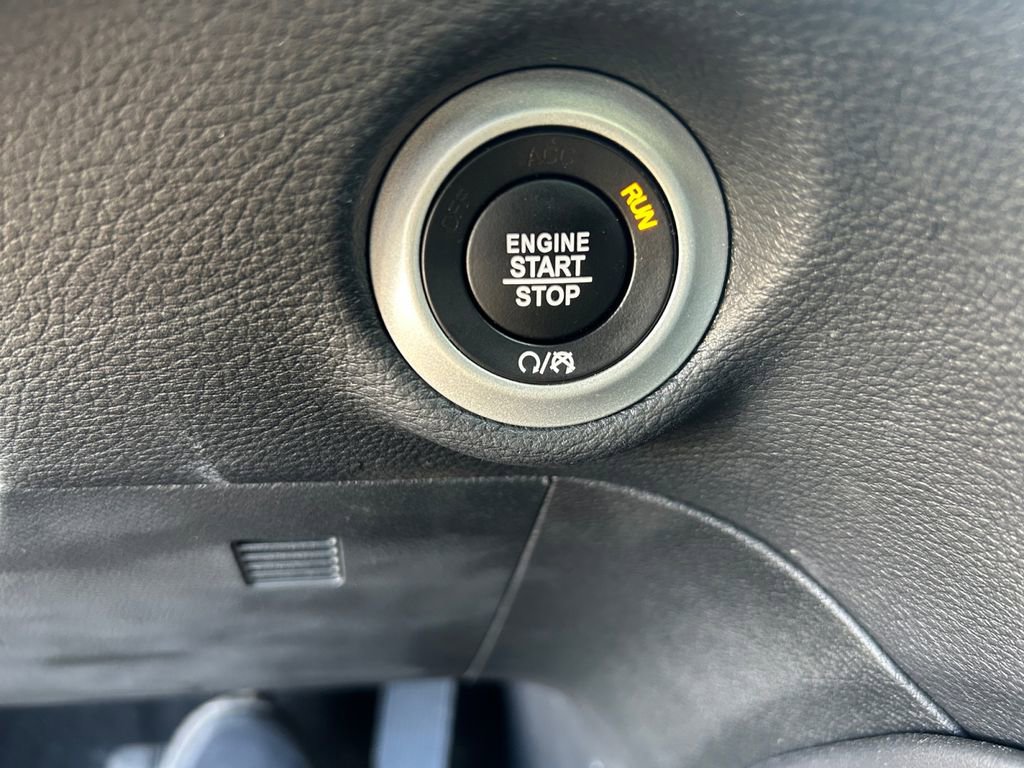 Certified 2023 Chrysler Pacifica Pinnacle image 24