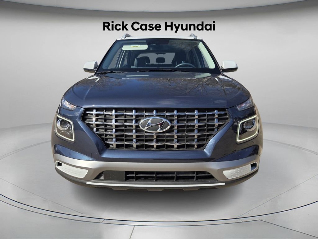 Used 2025 Hyundai Venue Limited image 5