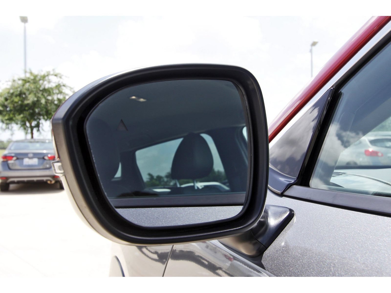 Certified 2025 Nissan Kicks SR FWD image 10