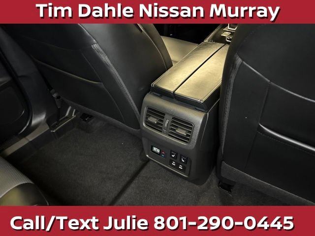 Used 2025 Nissan Rogue Platinum w/ Platinum Premium Package AWD/4WD image 17