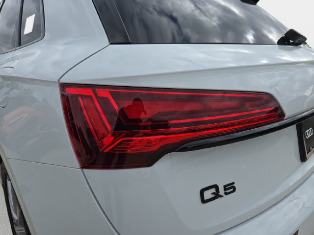 Used 2024 Audi Q5 e Premium Plus AWD/4WD image 37