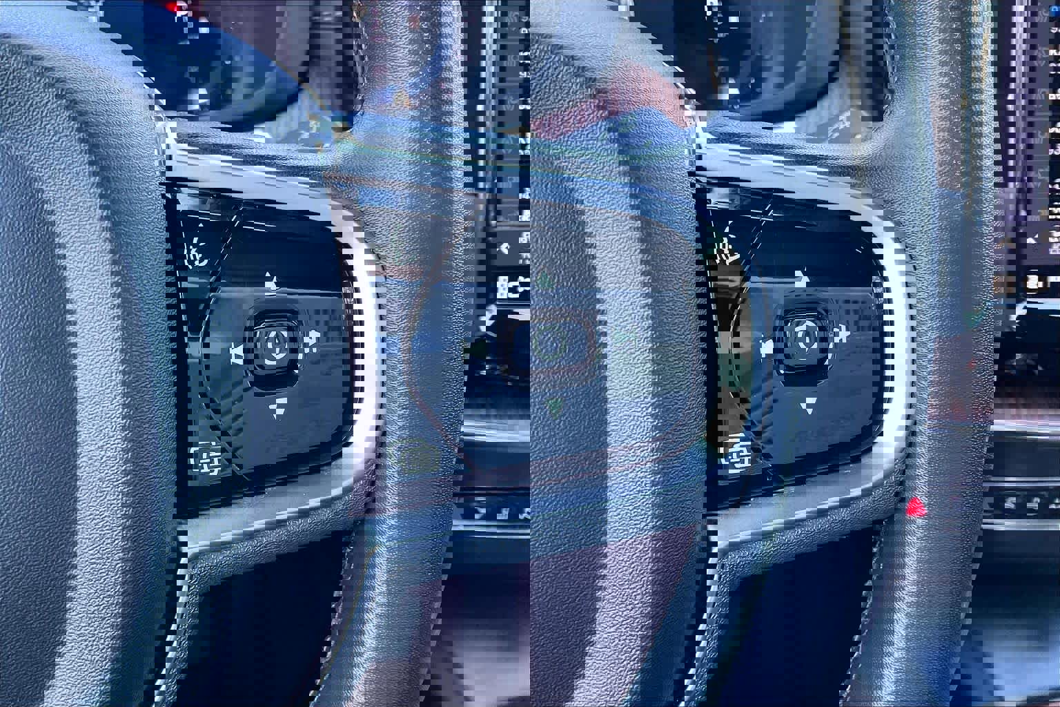 Used 2023 Volvo XC60 B5 Ultimate image 22