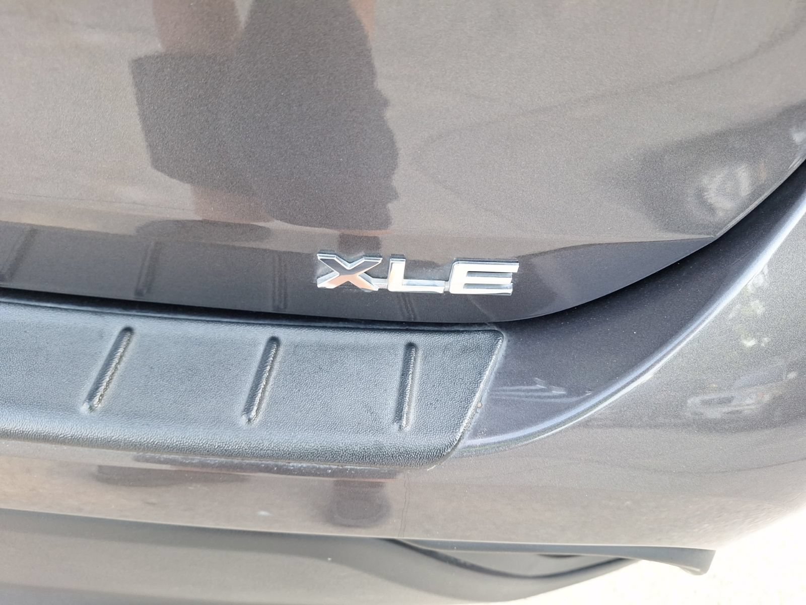 Used 2022 Toyota Highlander XLE FWD image 13