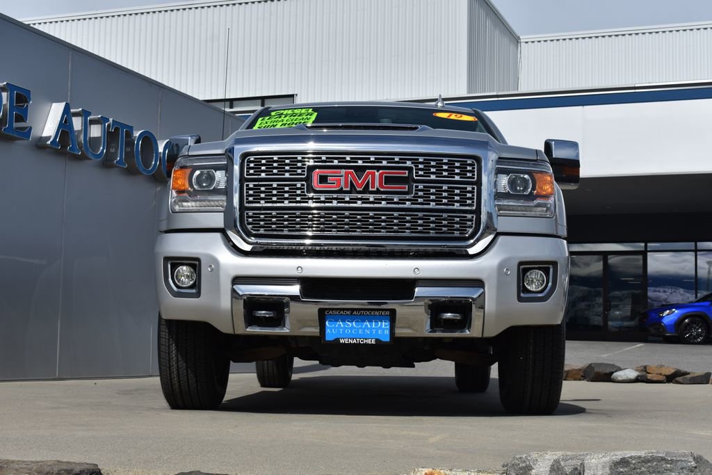 Used 2019 GMC Sierra 3500 Denali w/ Duramax Plus Package image 2