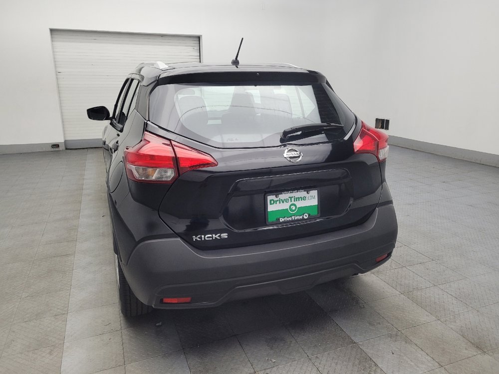 Used 2019 Nissan Kicks S image 6