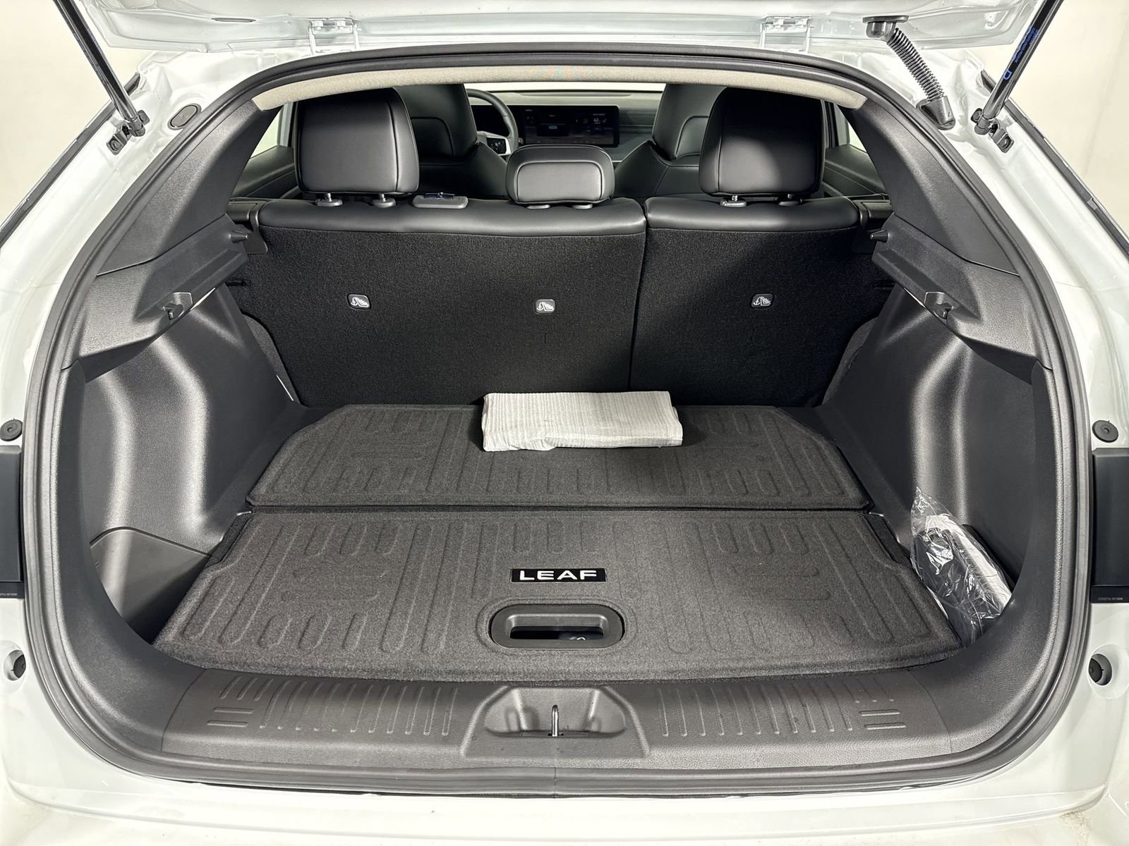 New 2026 Nissan Leaf SV+ w/ Floor Mat Package (SV+) image 32