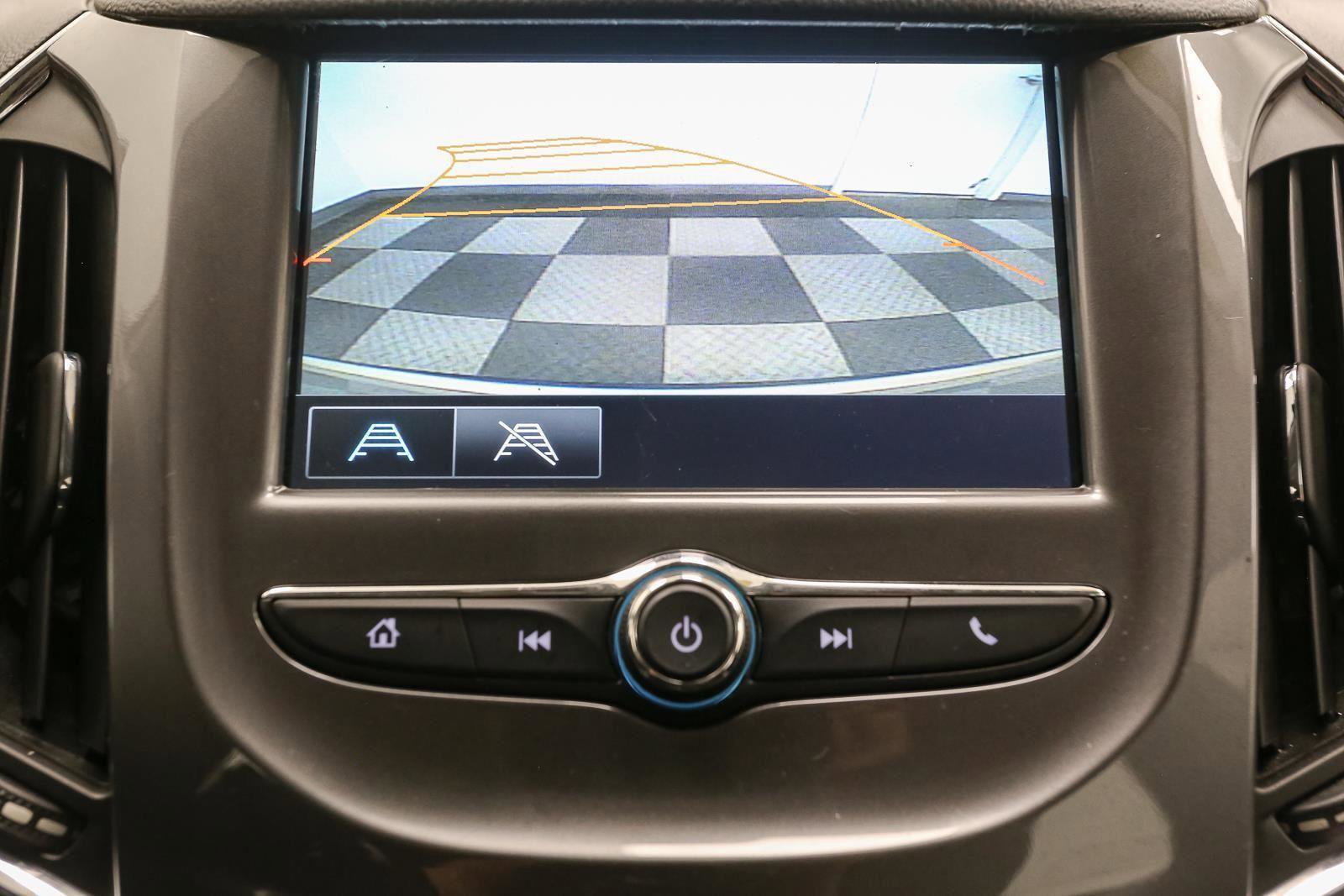 Used 2017 Chevrolet Cruze LT FWD image 30