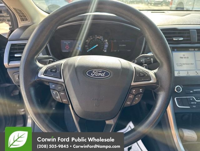 Used 2018 Ford Fusion SE w/ Fusion SE Technology Package FWD image 7