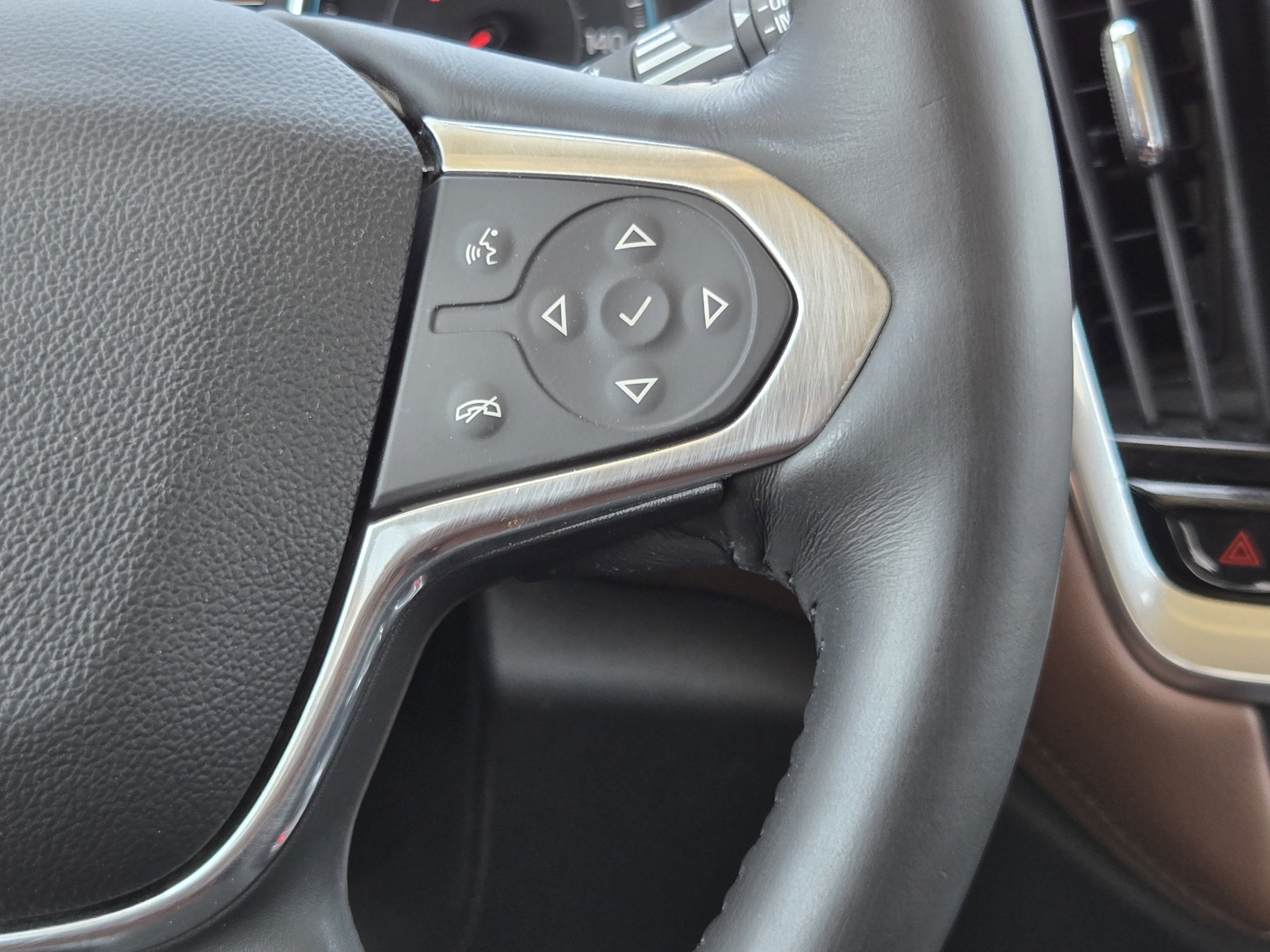 Used 2018 Chevrolet Traverse High Country AWD/4WD image 13