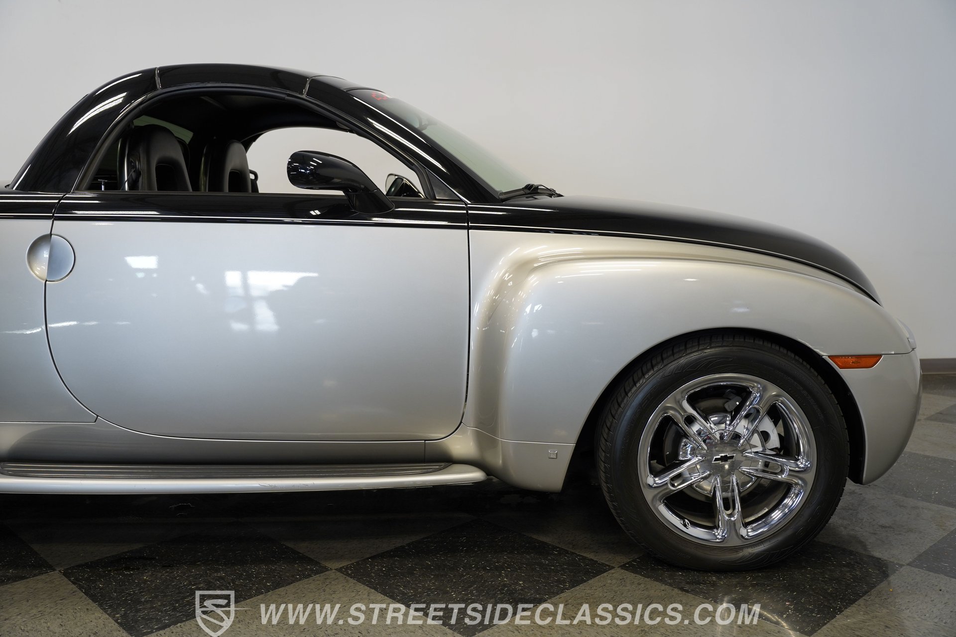 Used 2006 Chevrolet SSR w/ Preferred Equipment Group RWD image 34