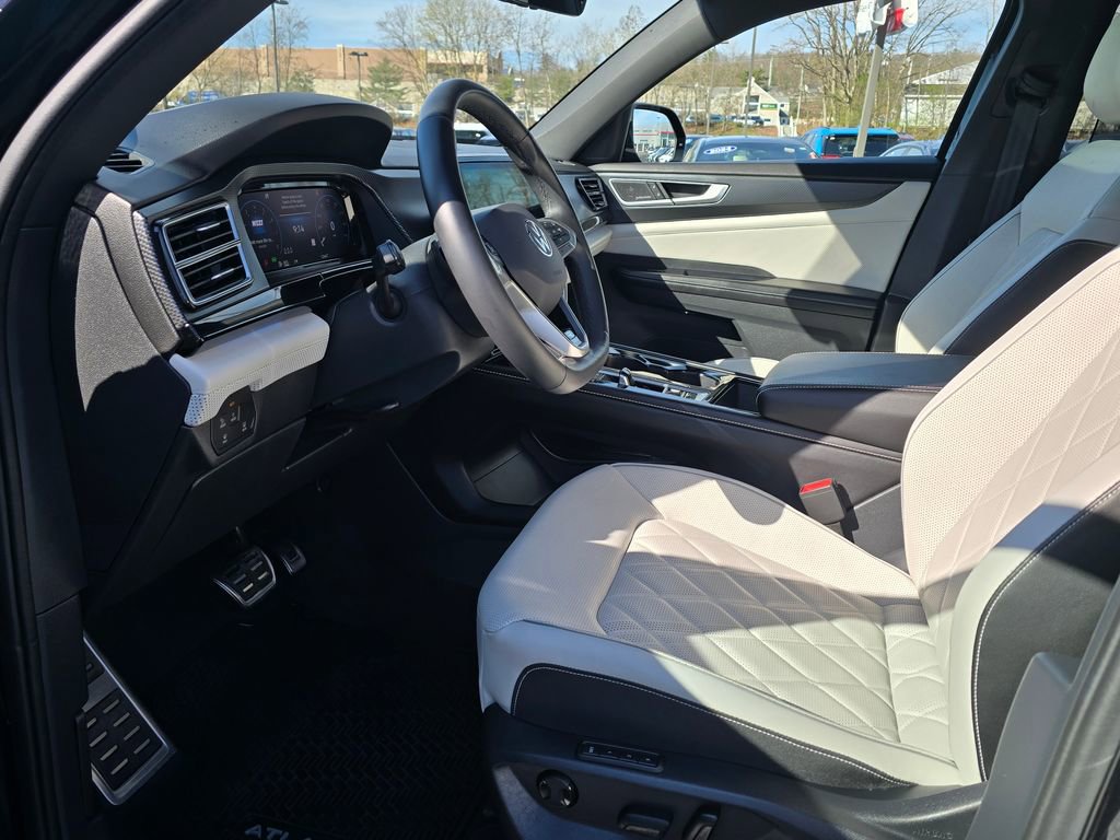 Used 2024 Volkswagen Atlas Cross Sport SEL Premium R-Line image 15