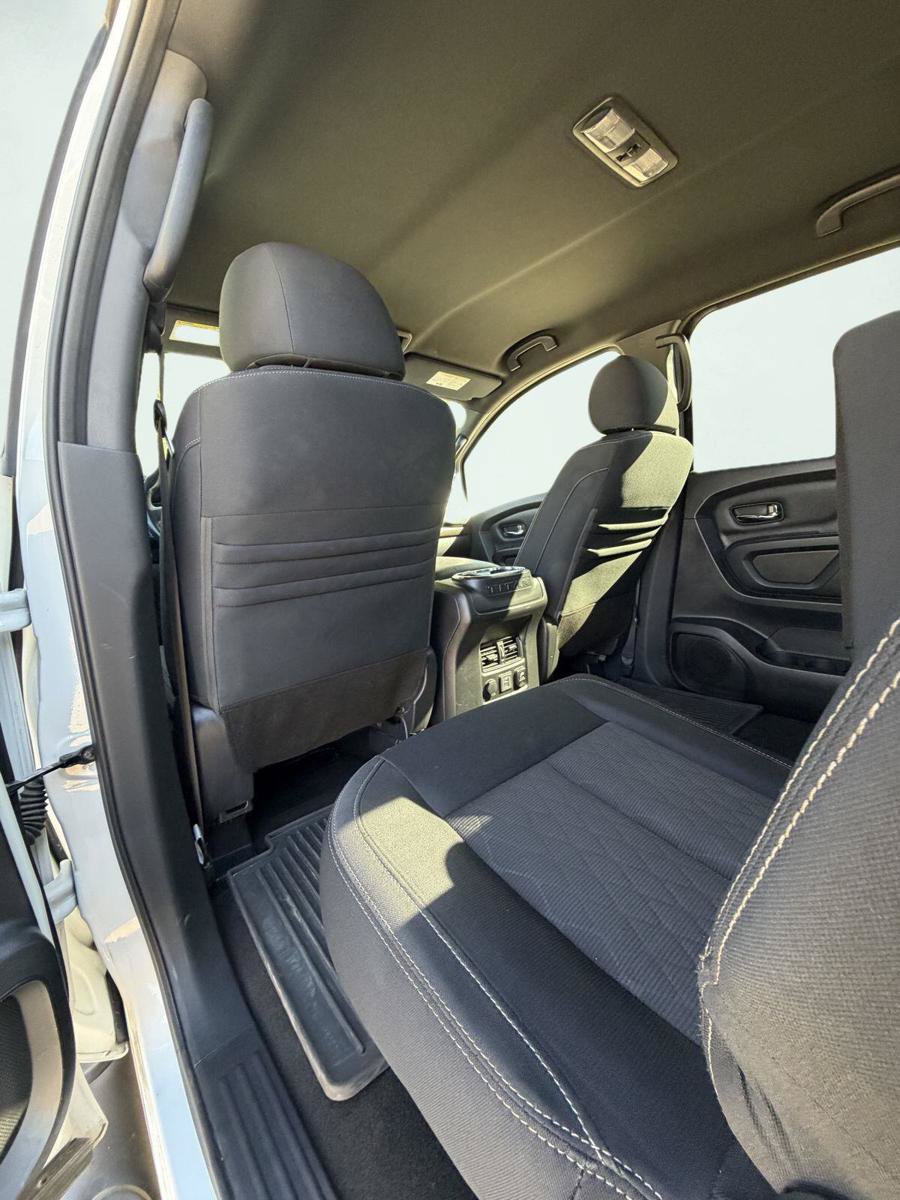 Used 2019 Nissan Titan SV w/ SV Convenience Package AWD/4WD image 14