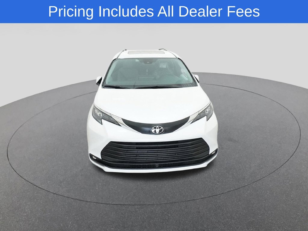 New 2026 Toyota Sienna XLE FWD image 15