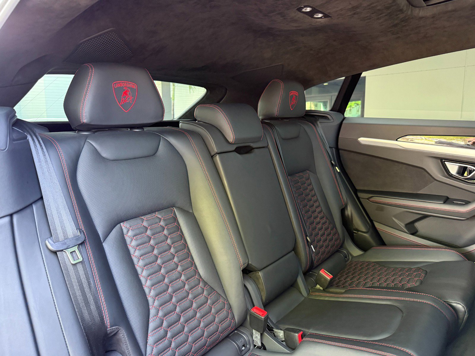 Used 2019 Lamborghini Urus AWD/4WD image 29