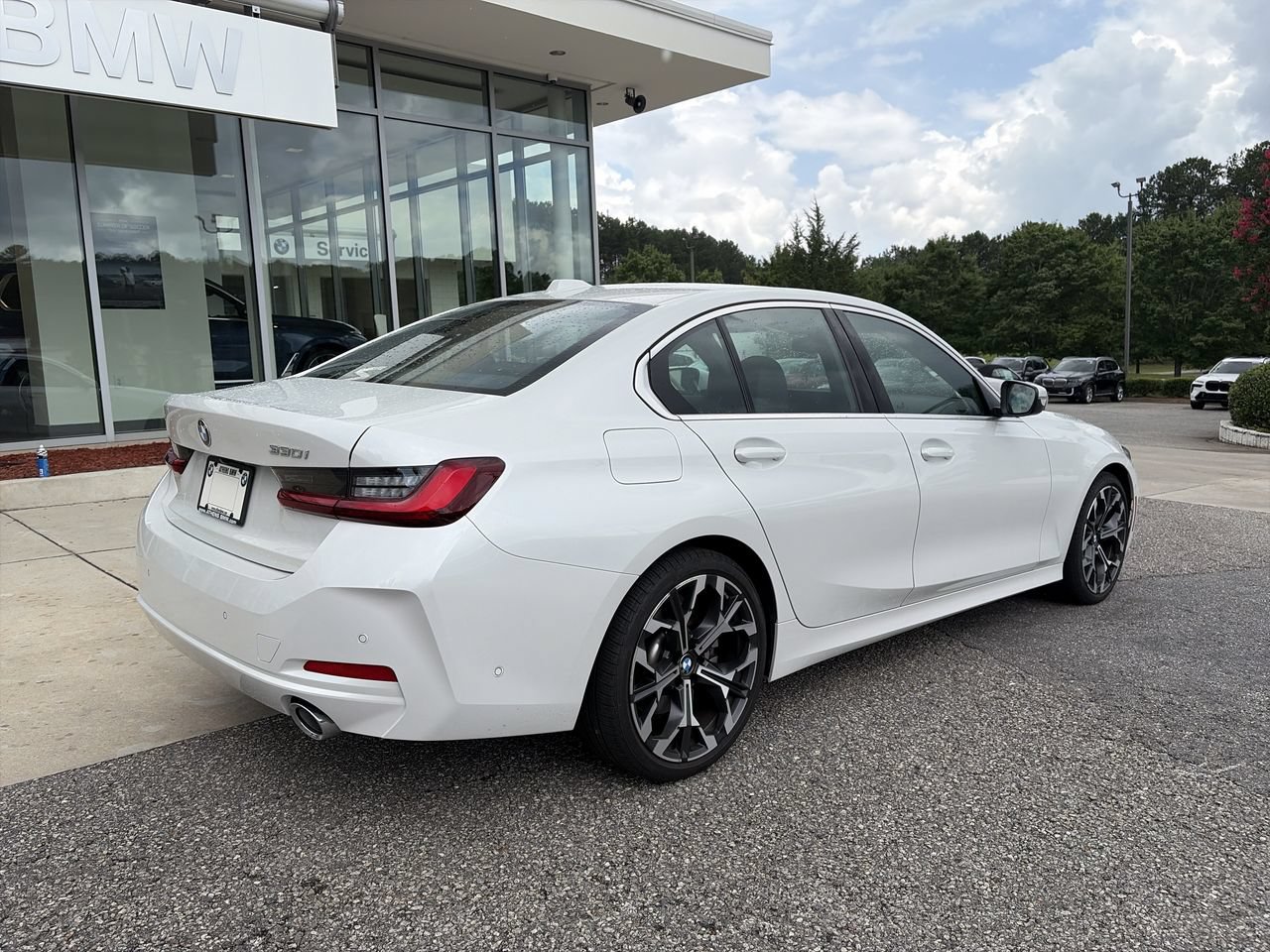 Used 2025 BMW 330i Sedan RWD image 8