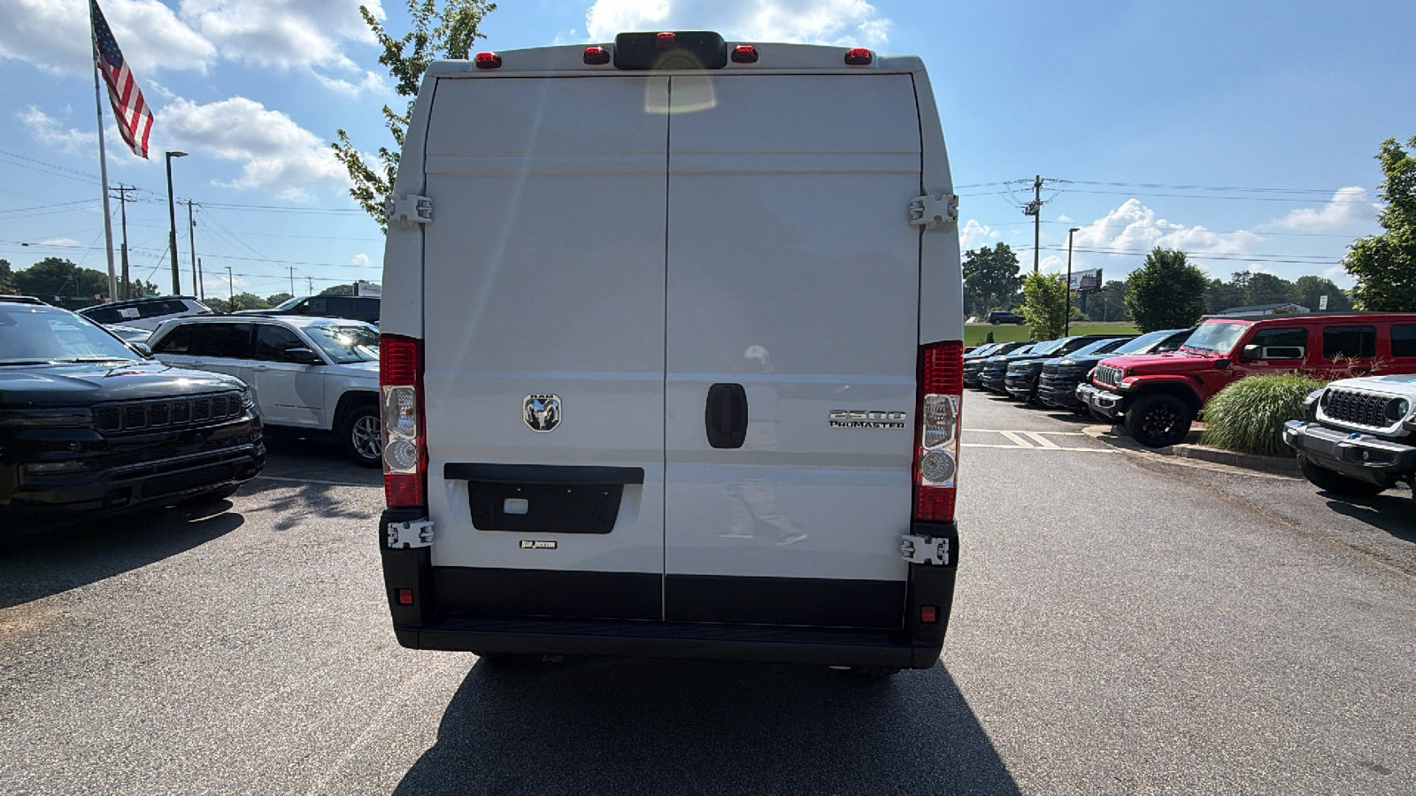 Used 2025 RAM ProMaster 2500 w/ Safety Group FWD image 9