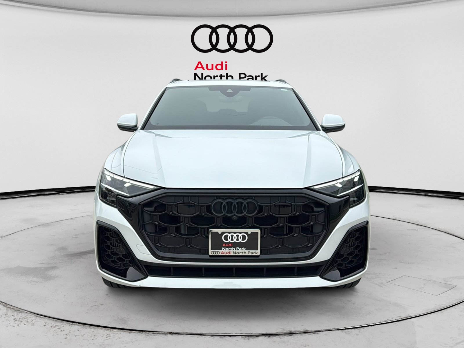 Used 2024 Audi Q8 Premium Plus AWD/4WD image 2