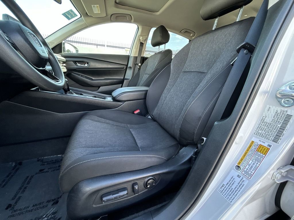 Certified 2025 Honda Accord SE image 11