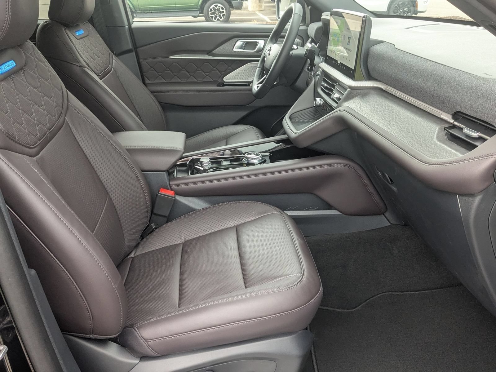 New 2026 Ford Explorer Platinum w/ LUX Leather Package AWD/4WD image 40