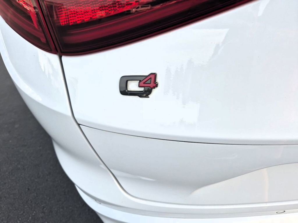 Used 2023 Alfa Romeo Stelvio Estrema AWD/4WD image 12