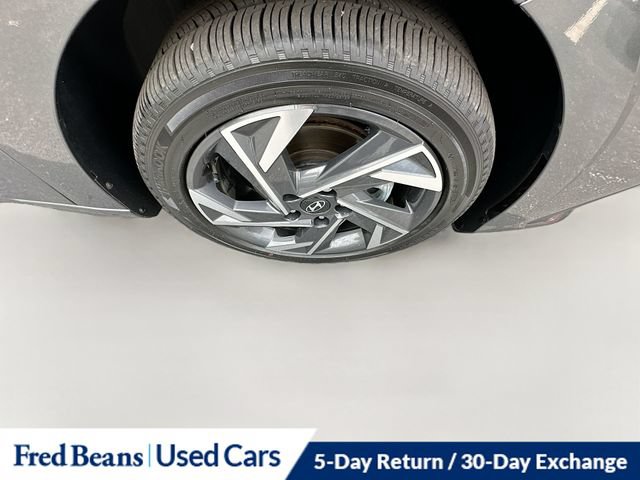 Used 2025 Hyundai Elantra SEL FWD image 37