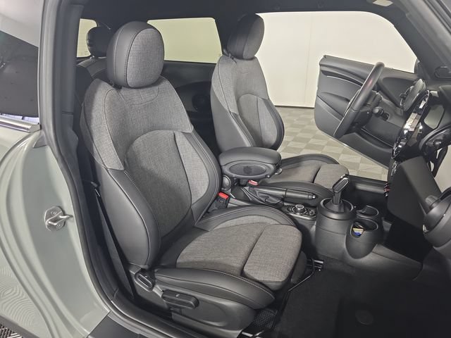 Used 2023 MINI Cooper 2-Door Hardtop FWD image 19