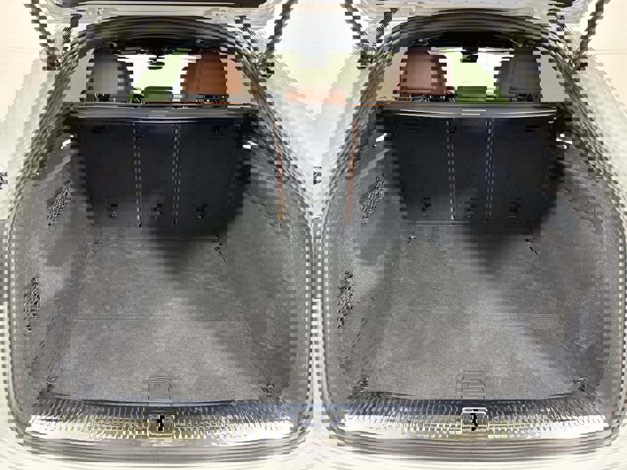 Used 2025 Audi Q8 Premium Plus w/ Premium Plus Package image 36