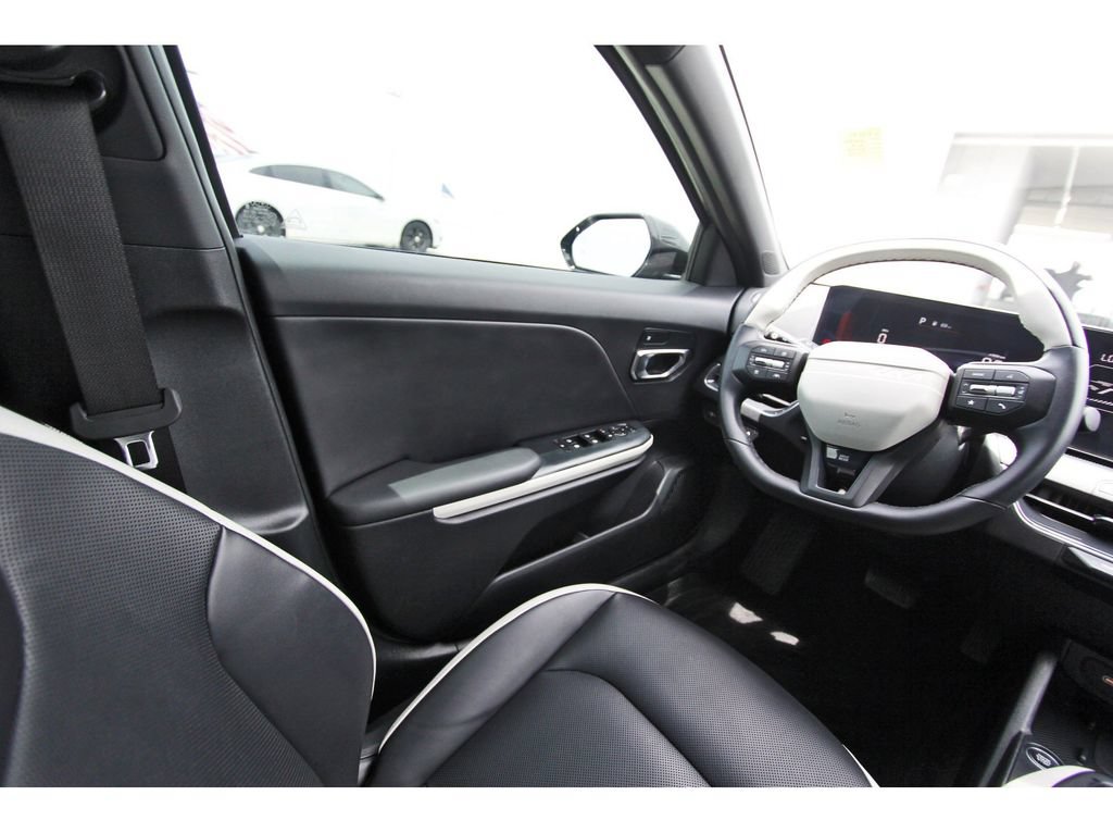 Used 2026 Kia K4 GT-Line w/ GT-Line Sunroof Package FWD image 8