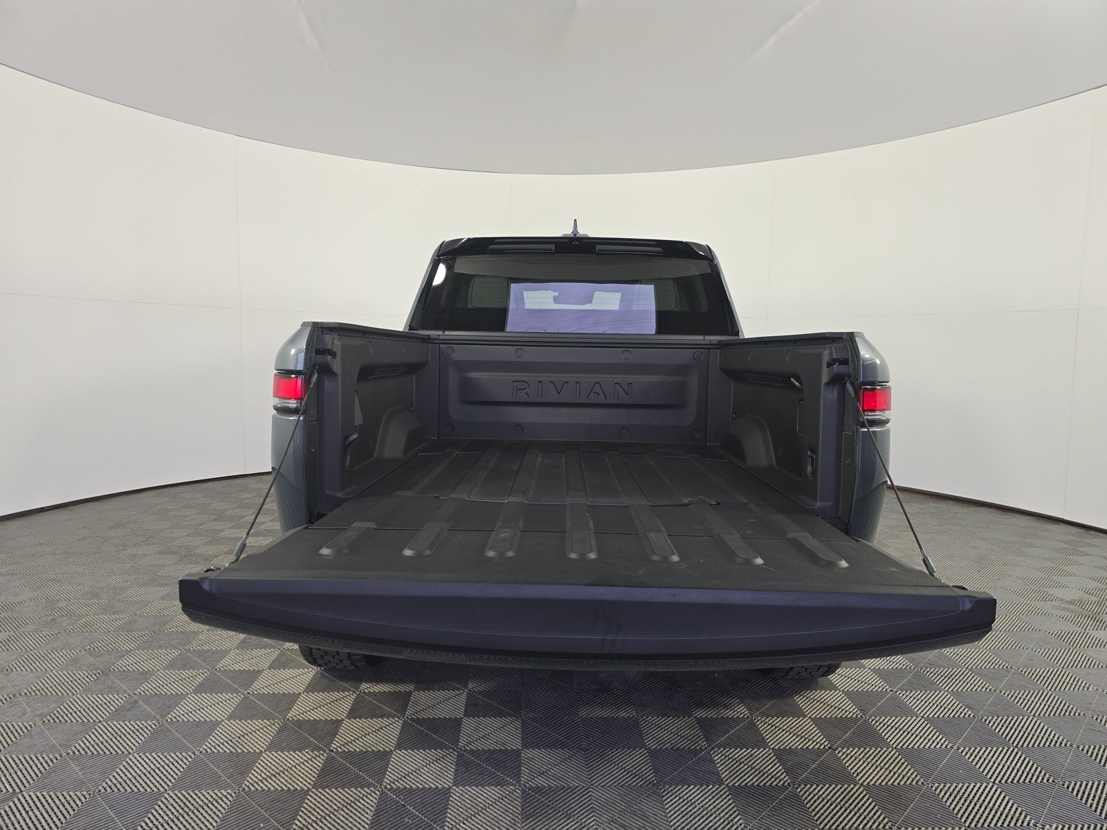 Used 2025 Rivian R1T Adventure AWD/4WD image 15