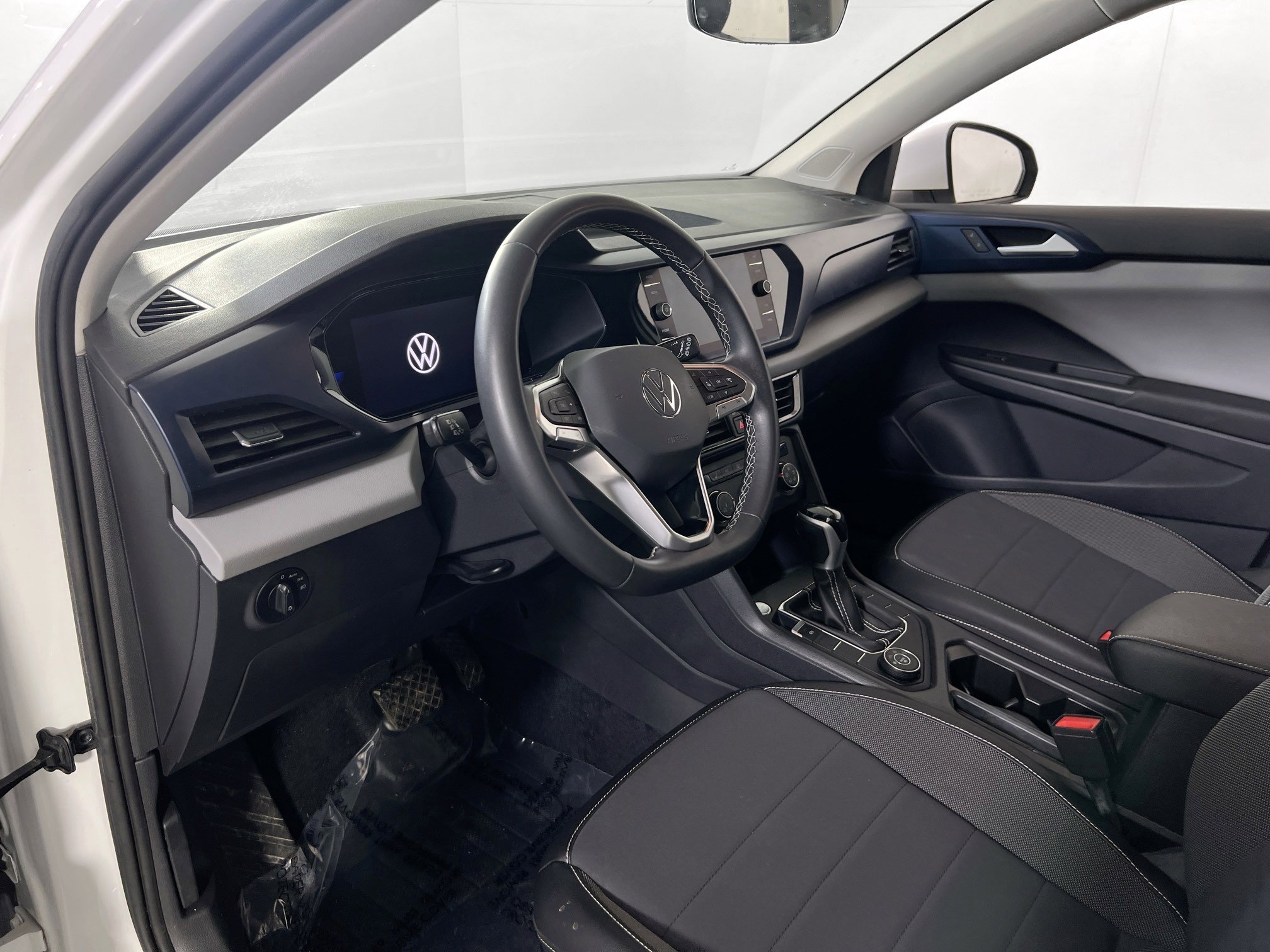 Used 2022 Volkswagen Taos SE AWD/4WD image 9