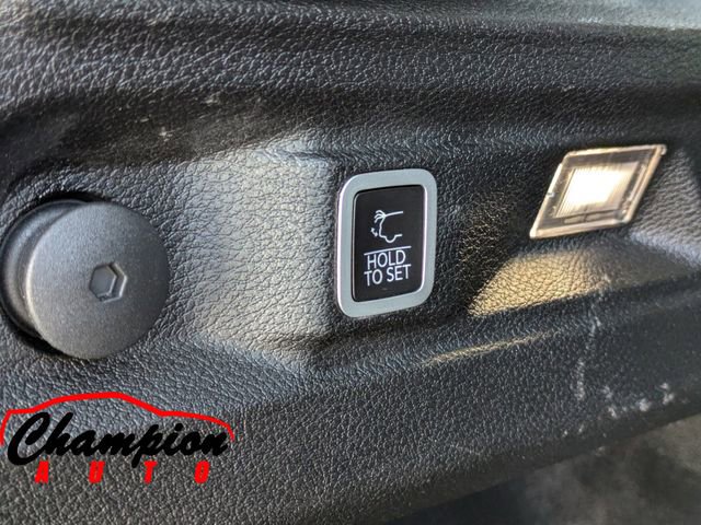 Used 2023 Jeep Grand Cherokee L Limited w/ Black Appearance Package image 17