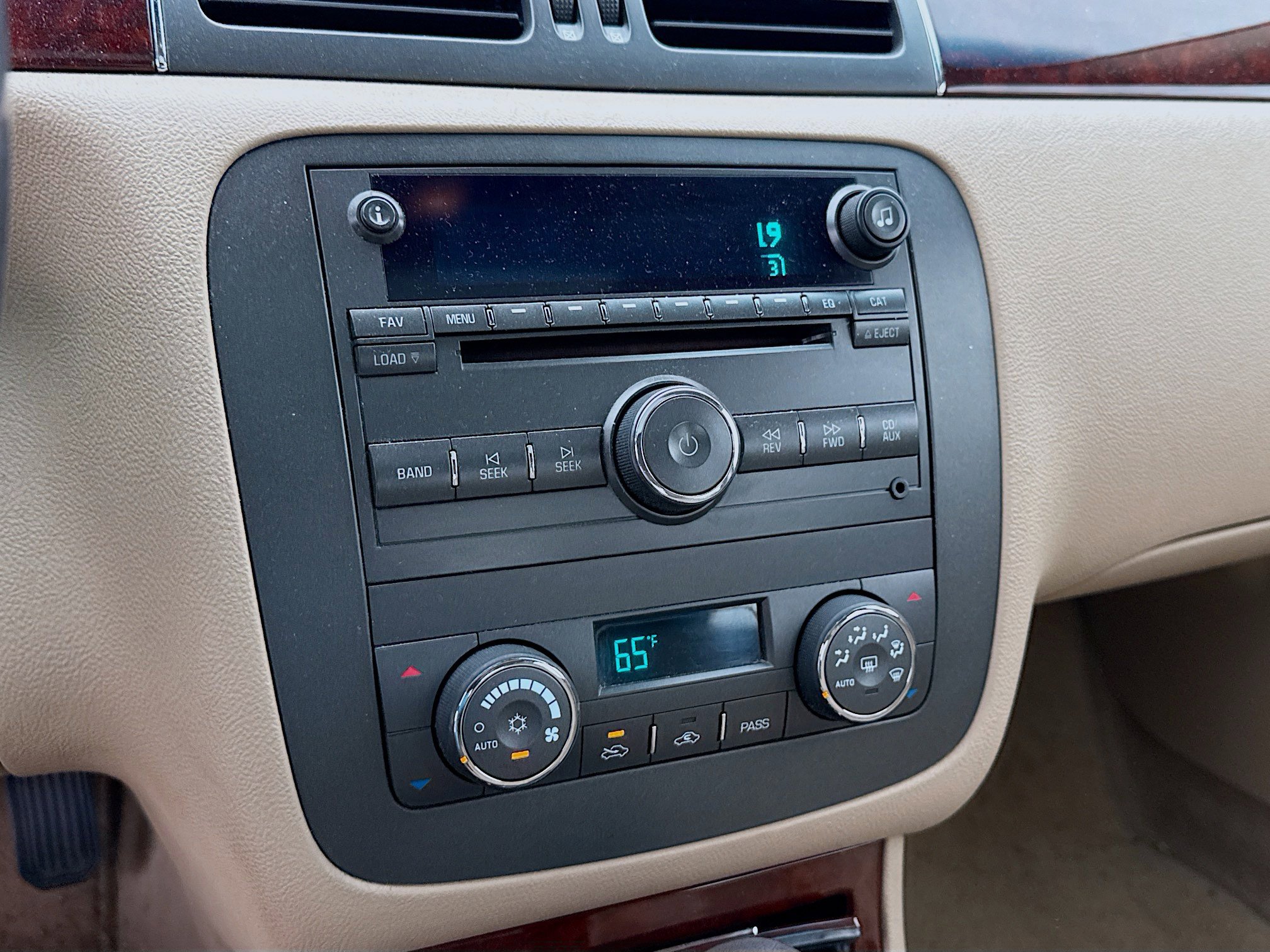 Used 2008 Buick Lucerne CXL w/ Ultra Confidence Package FWD image 8