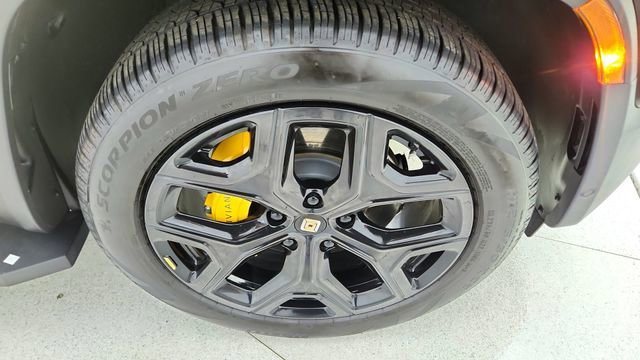 Used 2024 Rivian R1S Adventure image 59