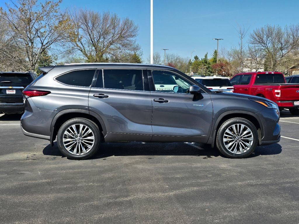 Used 2020 Toyota Highlander Platinum AWD/4WD image 11