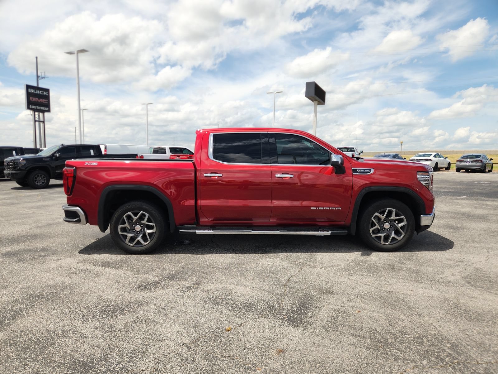 Used 2024 GMC Sierra 1500 SLT w/ SLT Premium Plus Package AWD/4WD image 7