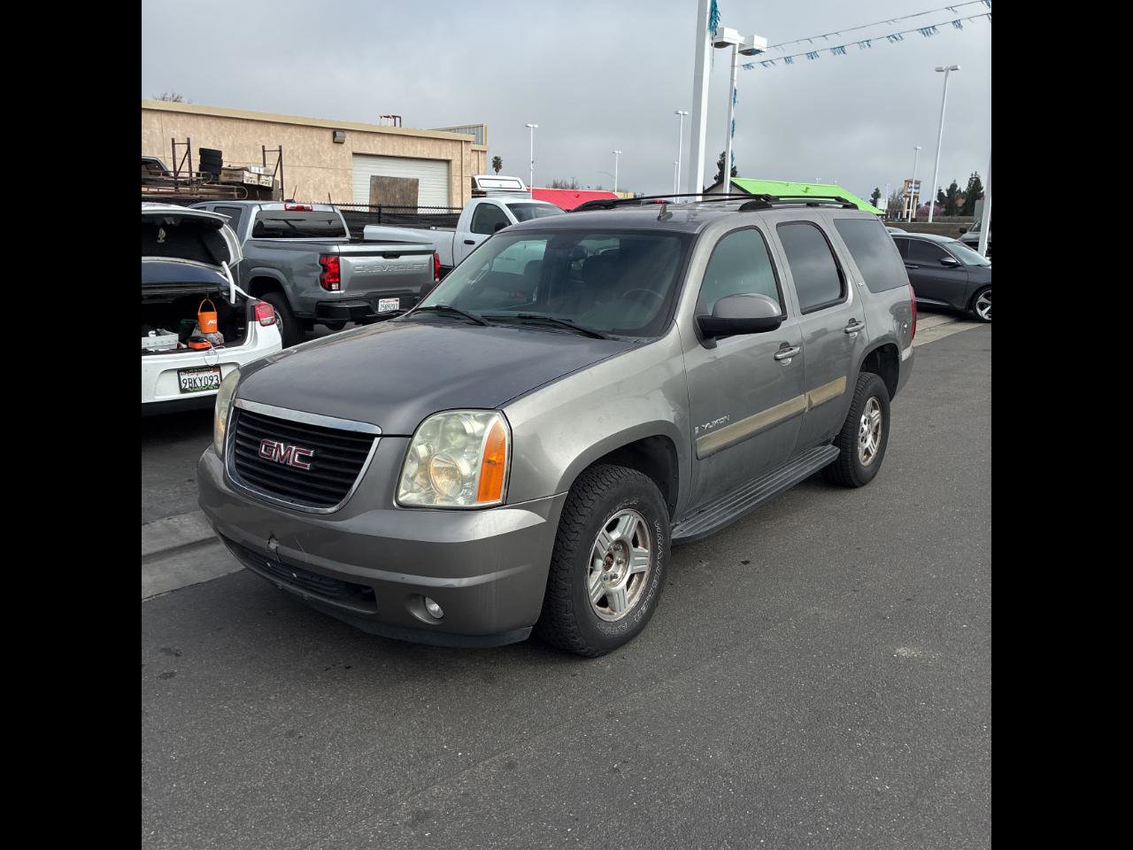 Used 2007 GMC Yukon SLT w/ SLT Preferred Equipment Group AWD/4WD image 1