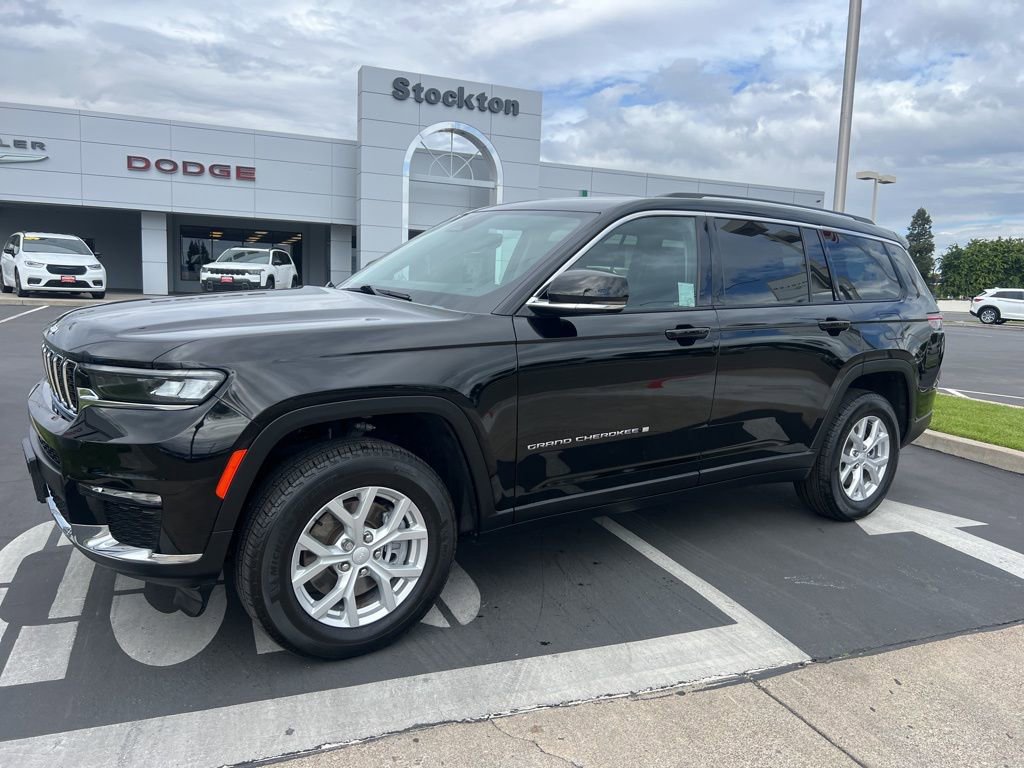 Used 2023 Jeep Grand Cherokee L Limited w/ Trailer Tow Group (B) AWD/4WD image 5