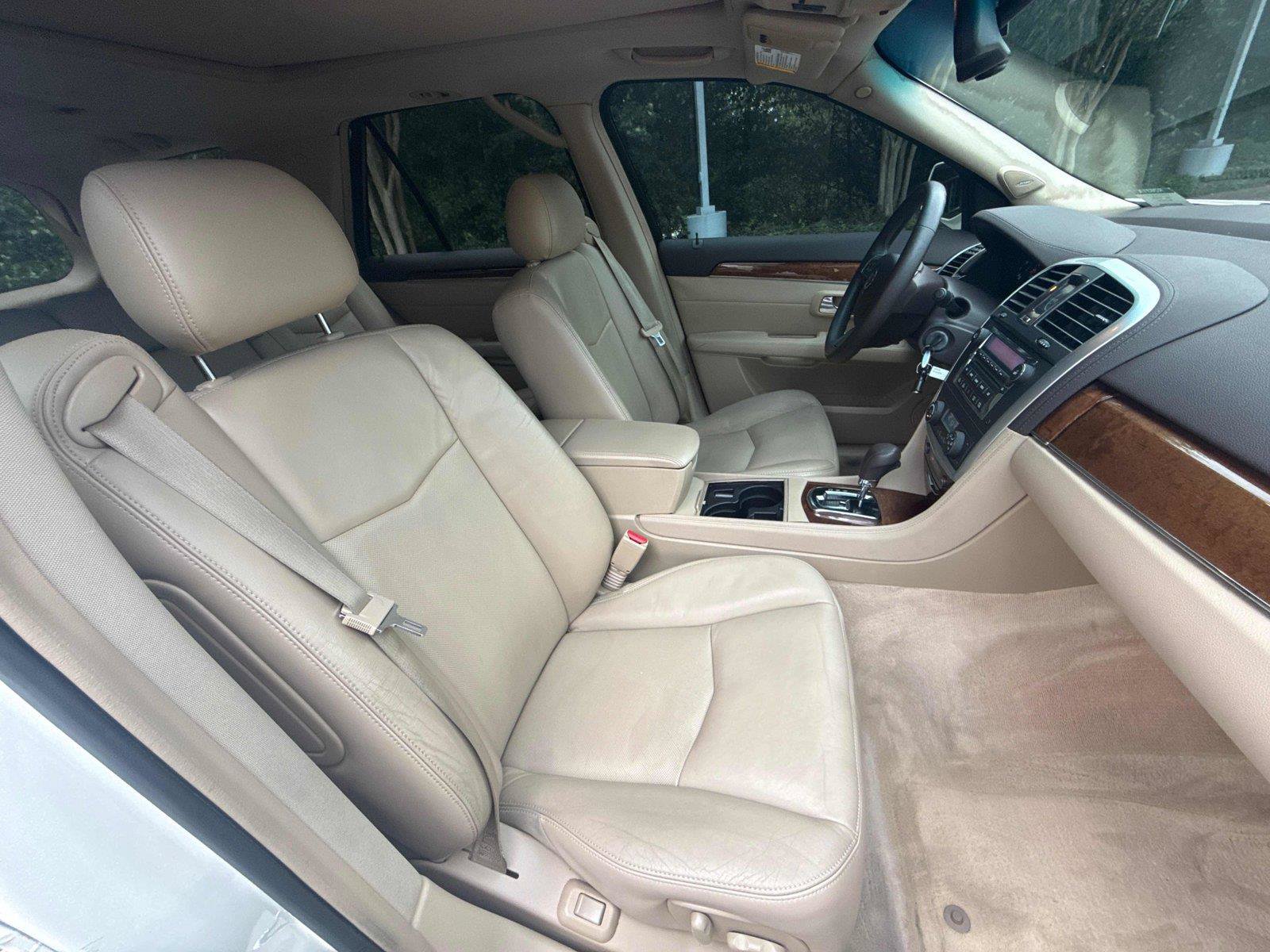 Used 2009 Cadillac SRX AWD w/ Third Row Seating Package image 25