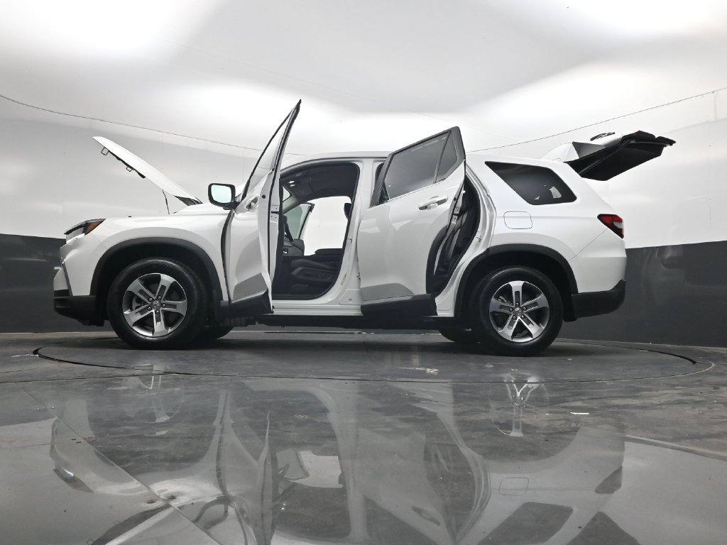 Certified 2025 Honda Pilot EX-L image 45