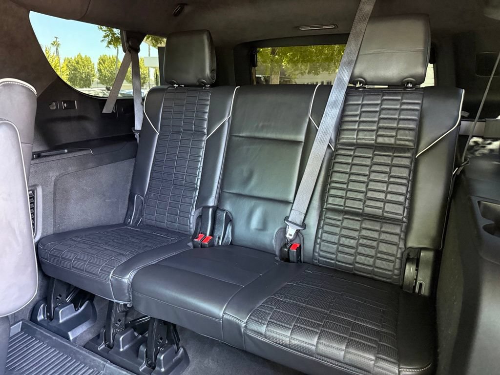 Used 2024 Cadillac Escalade ESV V w/ LPO, ONYX Package AWD/4WD image 18