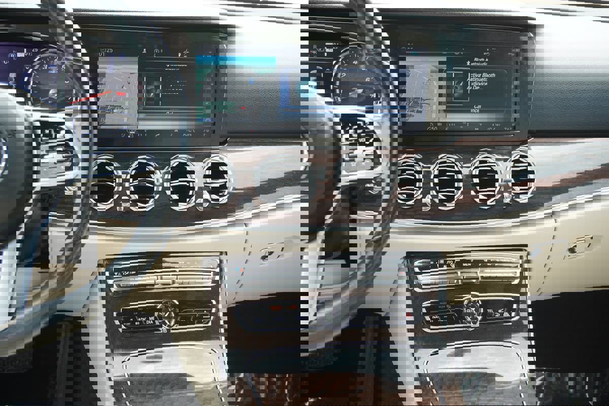 Used 2019 Mercedes-Benz E 300 image 21