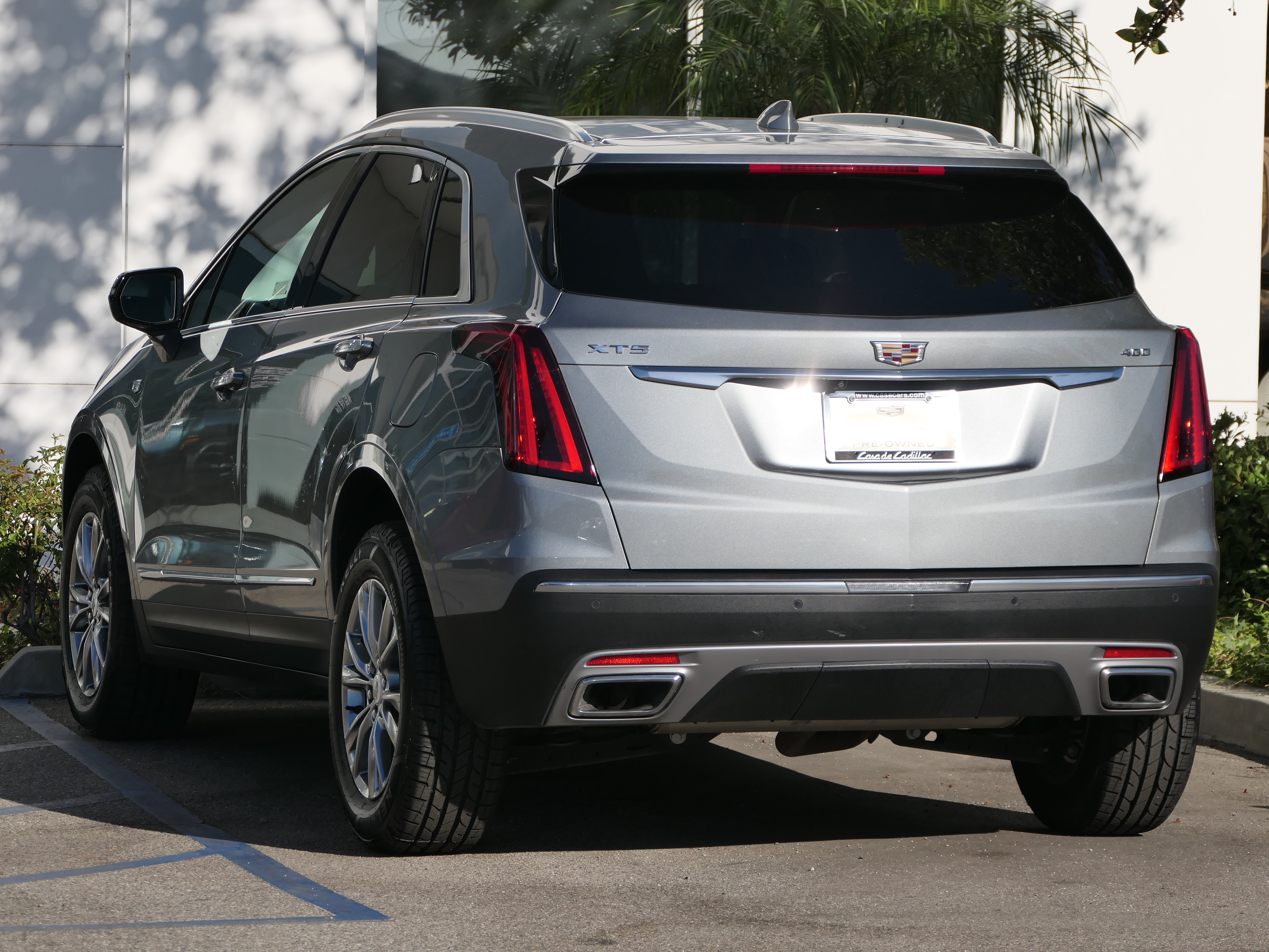 Certified 2023 Cadillac XT5 Premium Luxury FWD image 3
