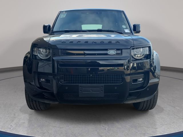 Used 2025 Land Rover Defender 130 X-Dynamic SE image 2