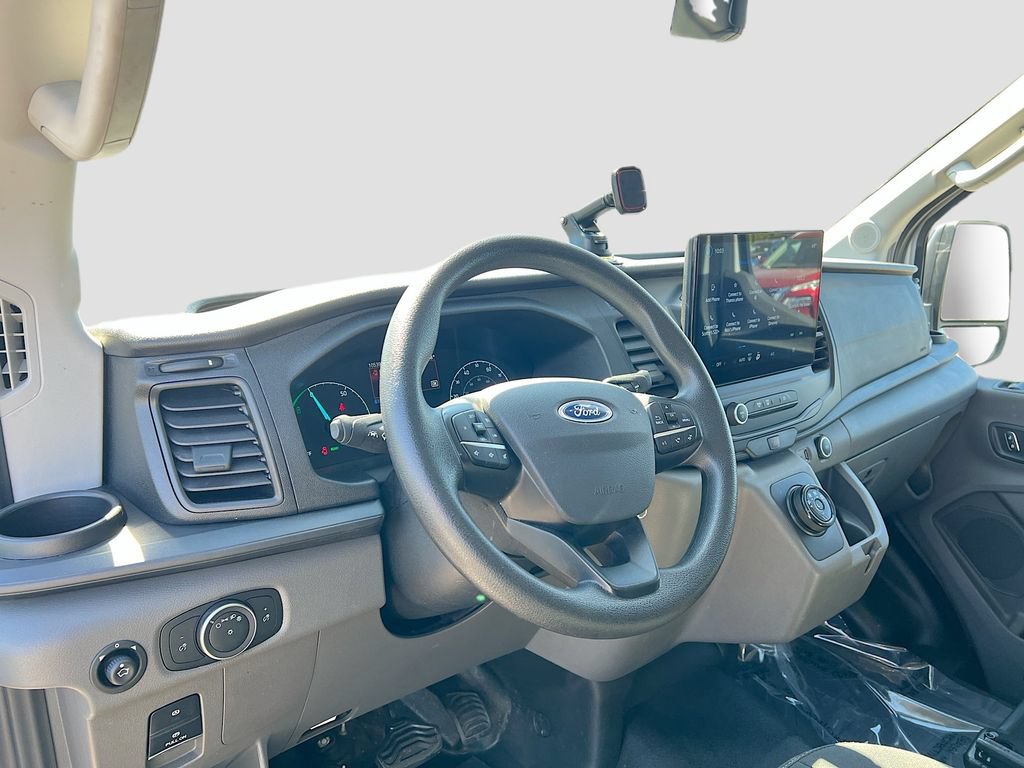 Used 2023 Ford E-Transit Medium Roof RWD image 9