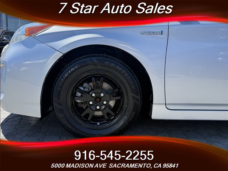Used 2015 Toyota Prius Two FWD image 18