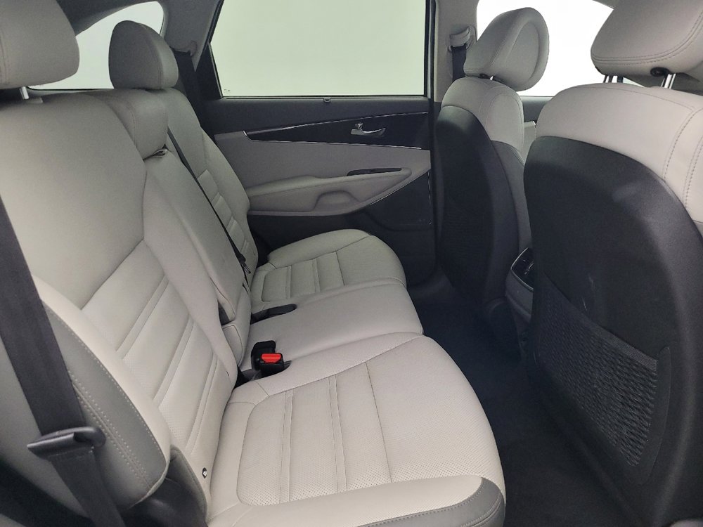 Used 2016 Kia Sorento SX image 19