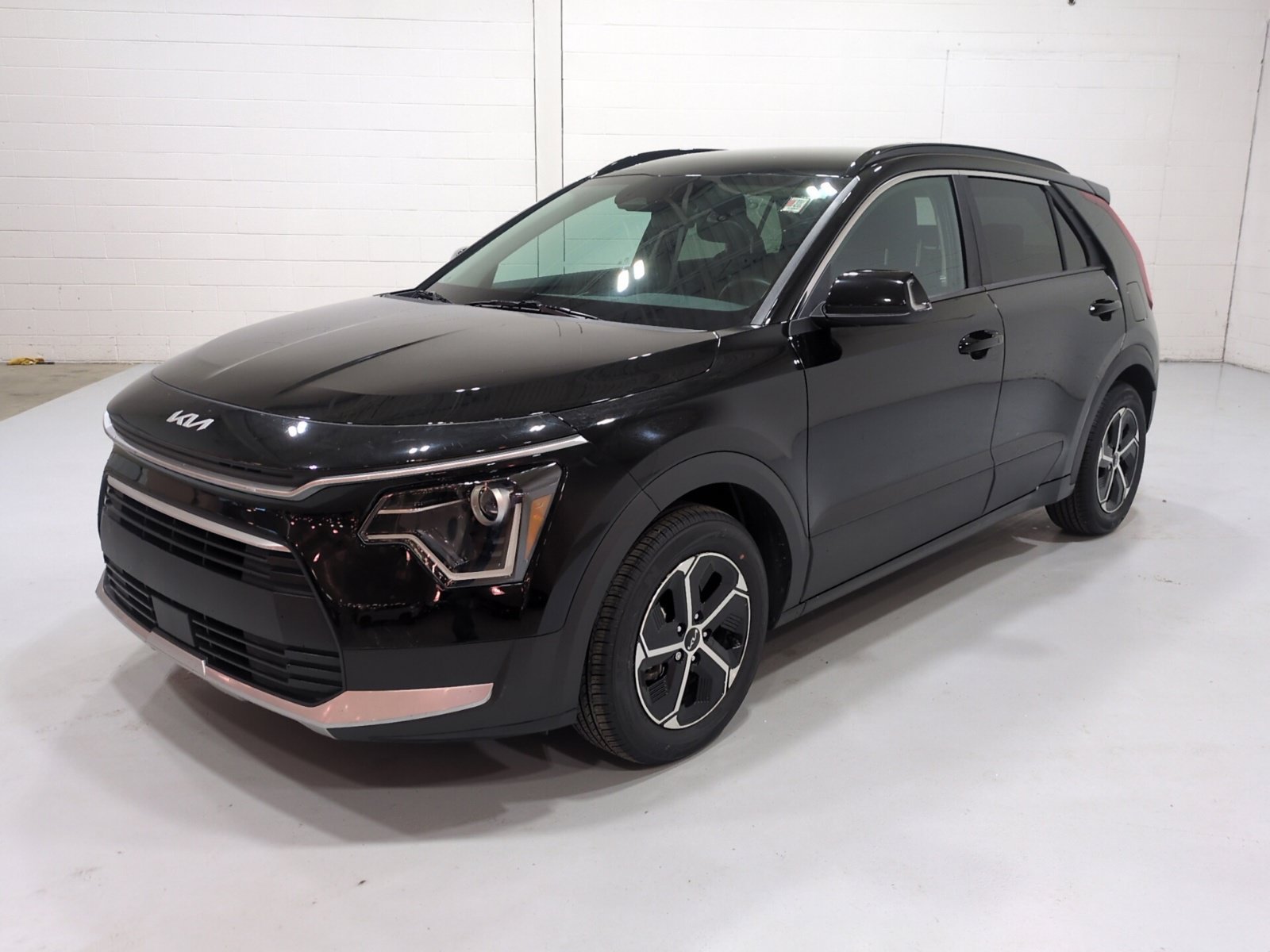 Certified 2024 Kia Niro EX FWD image 7