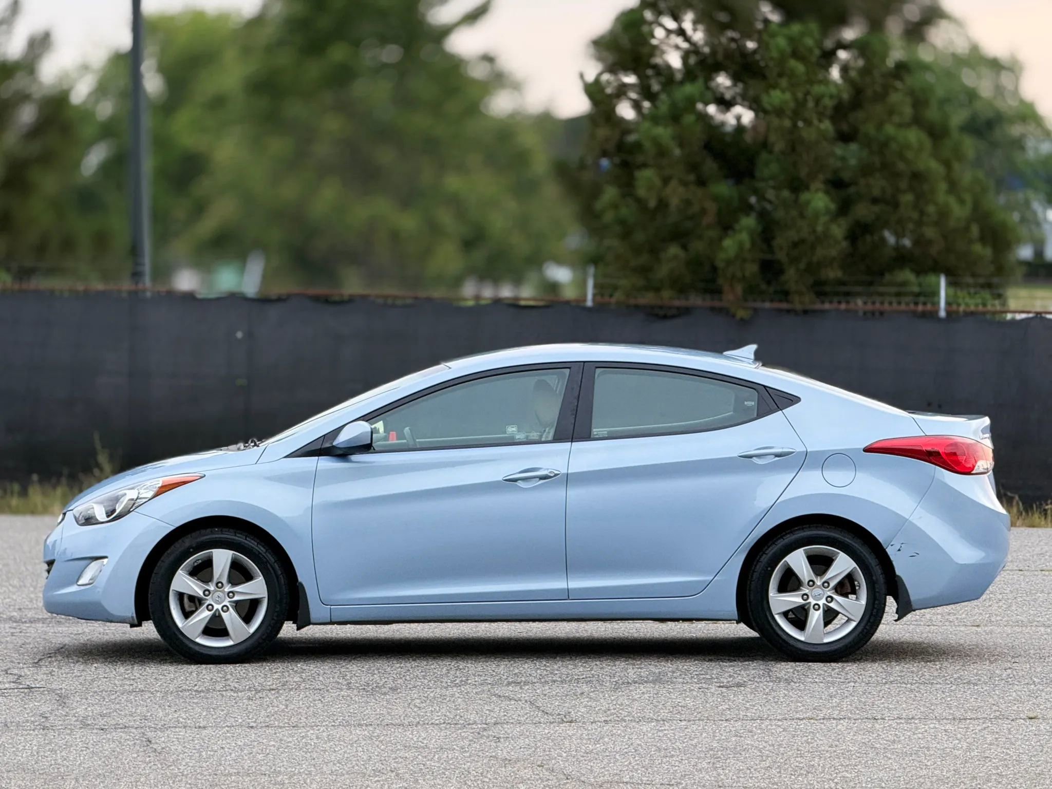 Used 2013 Hyundai Elantra GLS w/ Preferred Pkg FWD image 8