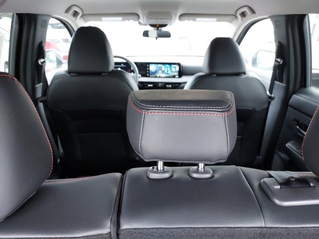 New 2026 Nissan Kicks SR w/ Cold Weather Package image 6