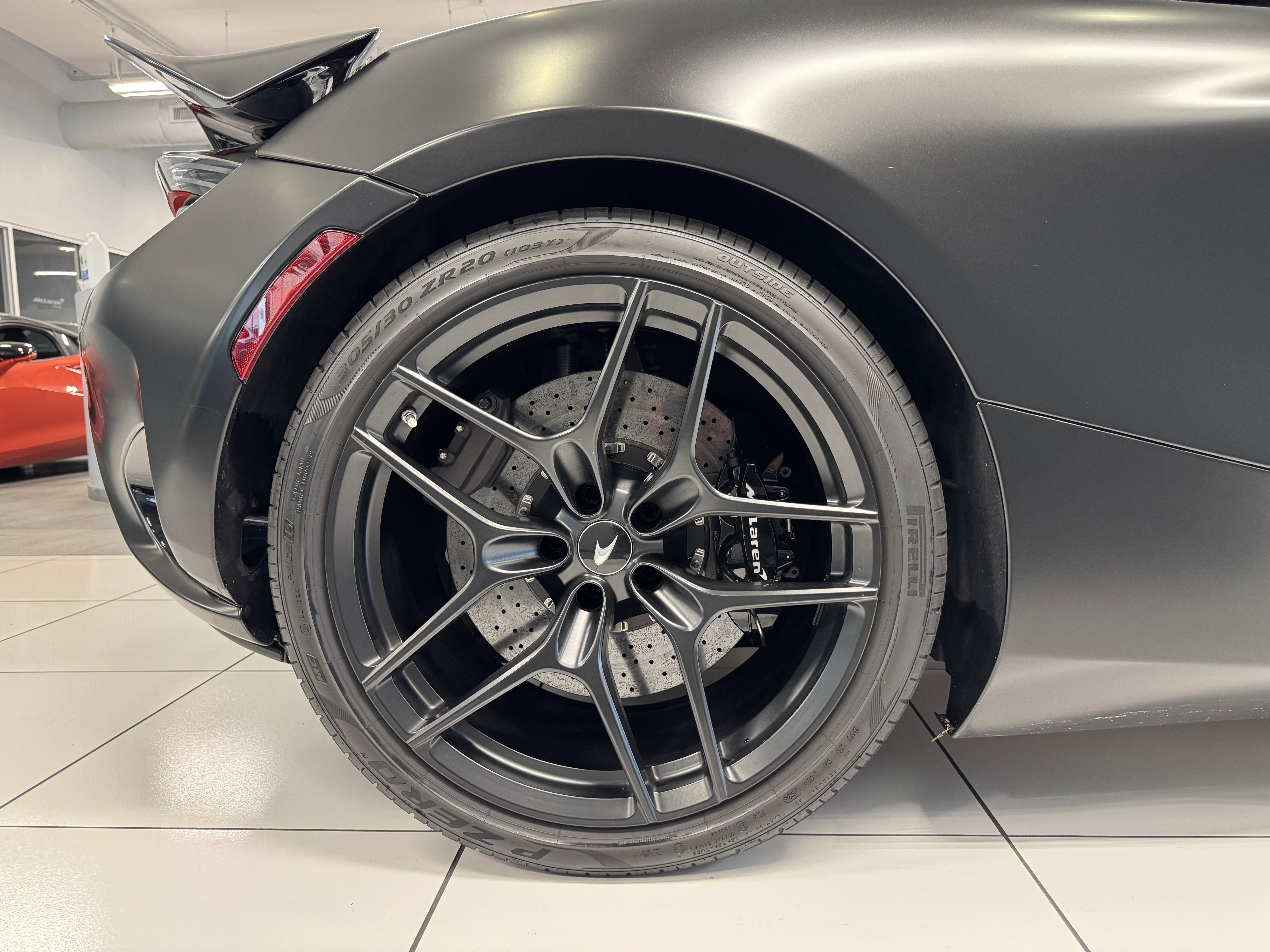 Used 2024 McLaren 750S Spider image 19